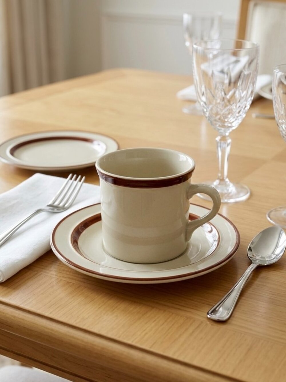 Vintage Stoneware Mug & Saucer Set (18 Pieces)